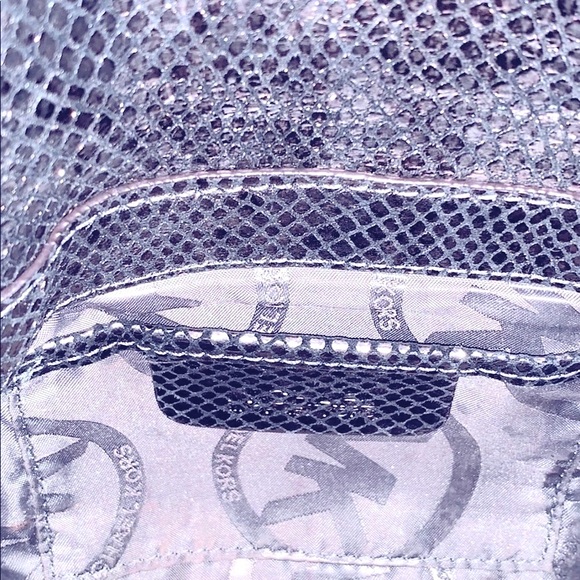 MICHAEL KORS RARE VINTAGE METALLIC PYTHON ID CHAIN SHOULDER BAG - Picture 15 of 15